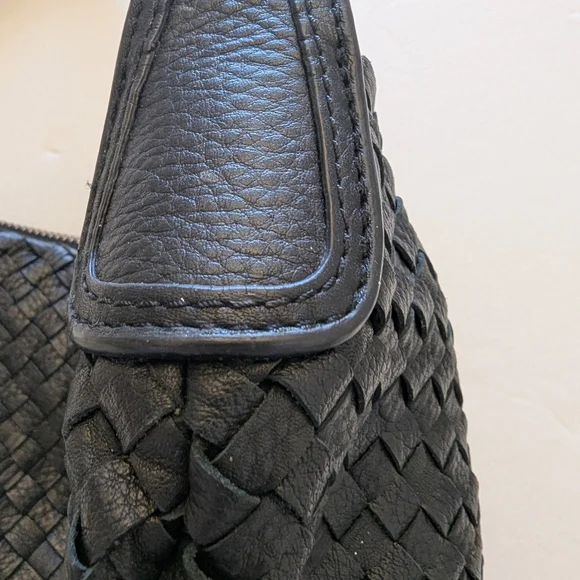 Elliot Lucca Black Woven Leather Shoulder Bag - Picture 3 of 4